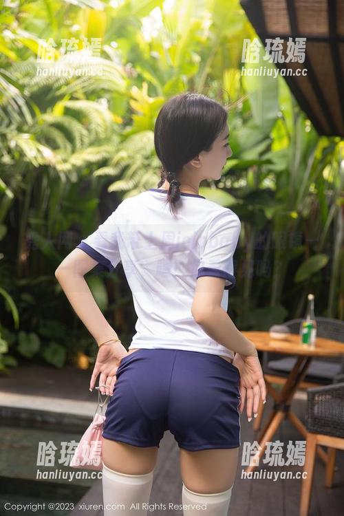 秀人网 - 看我带上周jojobaby的眼镜——图集分享，嘿！你看得见吗？