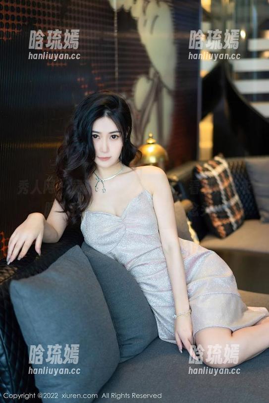 秀人网 - 最新唐宁宁御姐照，看到那件衣服，我也有了个“悸动”念头。