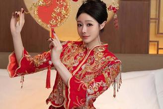 秀人网 – 小茉莉jasmine的黑白写真集：如果我能穿越这台高清影像机就好了！