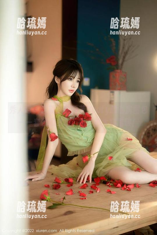 秀人网 - 这就是徐莉芝Booty的私房图包——套装和梦想，两个都太容易破！