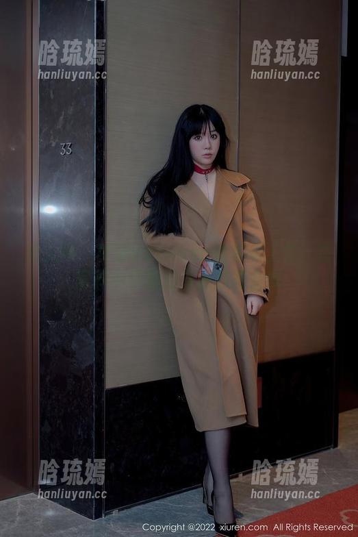 秀人网 - 梦娜Vanessa的秘书工作：在写真中学到的奇葩技能合集