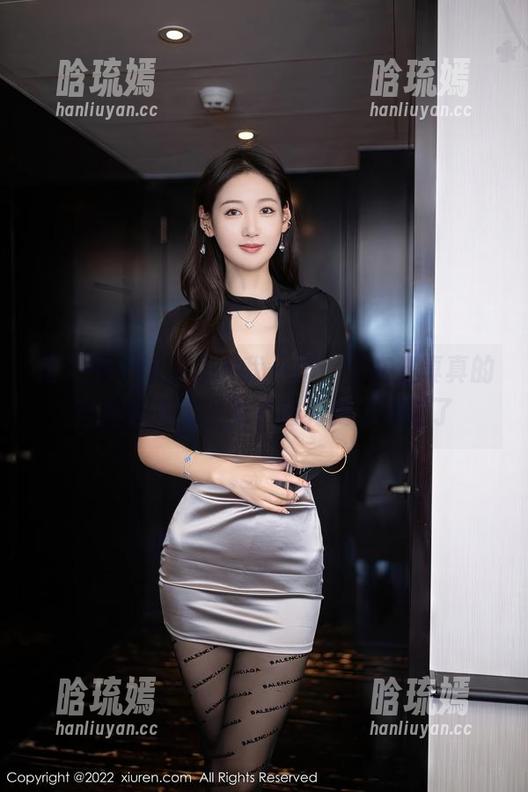 秀人网 - 如果你跟我一样，绊在江真真的自拍合集里，看了会儿就不想走了
