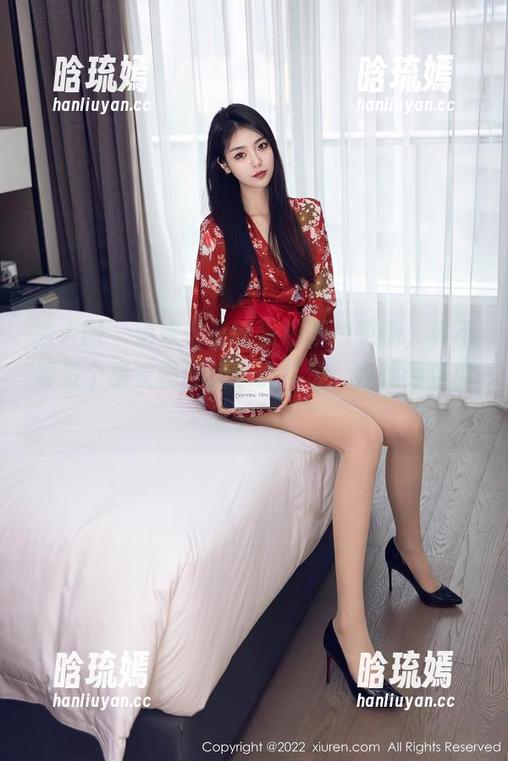 秀人网 - 清水美嘉的粉色图片更新，要不要发个朋友圈和大家说“看，我找到新偶像了”？