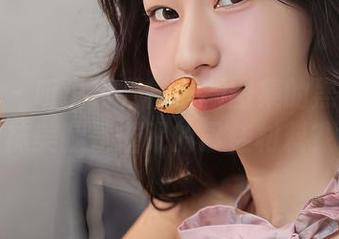 秀人网 – 听说绯月樱最新图集的黑色蕾丝丝袜美腿是催眠的最佳材料？！