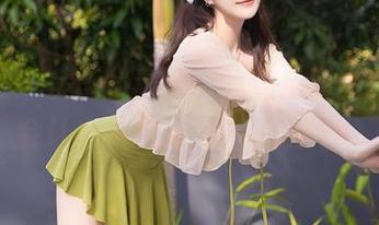秀人网 – 美七辣翻天，这组吊带图包原图会让你不自觉地点头认同！