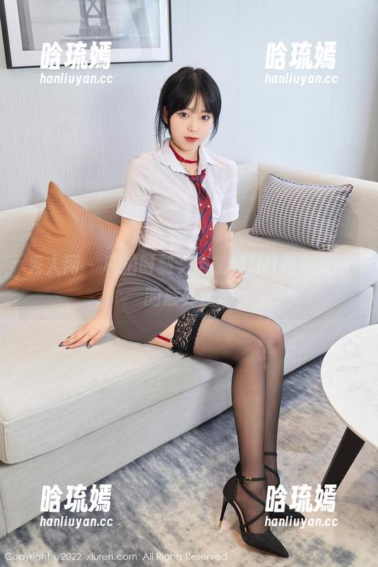 秀人网-肉晴MINI 秀人网 - 私拍时刻,肉晴MINI和兔女郎的意外合影