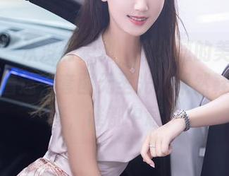 秀人网 – 从没有想到，谢小蒽的美足能让我如此着迷，套图无圣光，果然鞋子选得好，谁都中意！