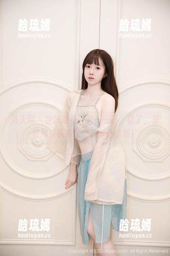 秀人网 - 往泳池里撒盐——不，错了，是赤间菀枫的原图在等你看呢！