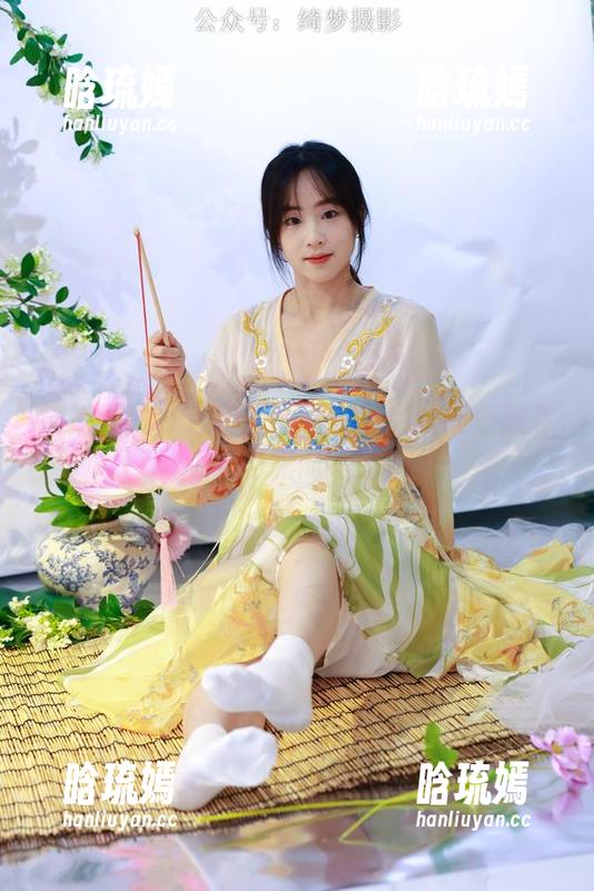 绮梦摄影 - 私拍里的镂空美丽：蔡蔡教你如何露而不露