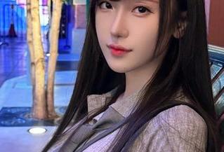 腐团儿Ikaros的定制写真，少女前线，似乎拉开了不一样的视角。