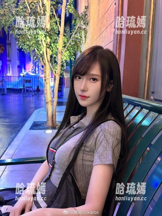 腐团儿Ikaros的定制写真，少女前线，似乎拉开了不一样的视角。