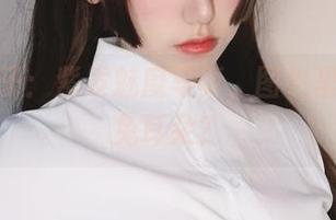 芋圆侑子：紫发魅魔写真，图包里有没有兔耳朵？