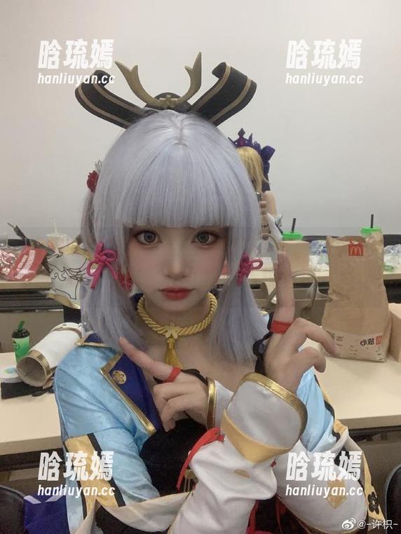 许枳 许枳的图集里小公主好像在说:“快来为我拿咖啡,我可是有特权的!”