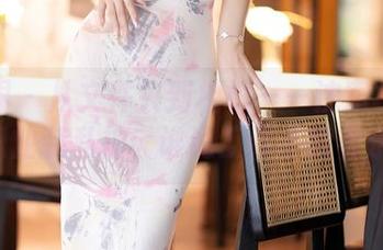 语画界 – 从文件夹到相框——沈蜜桃miko的职业装私拍，谁说工作不能有乐趣？