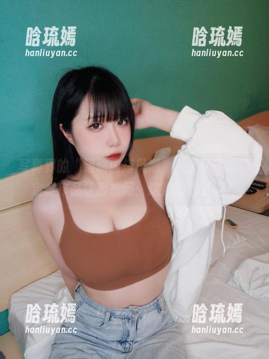 写真界的“运动内搭风潮”，贞子蜜桃的定制作品让我想问：这是要割草吗？