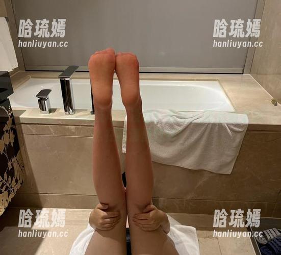 微密圈 - 自拍技巧？没错！看迷人的五姨太怎么在高清里打转！