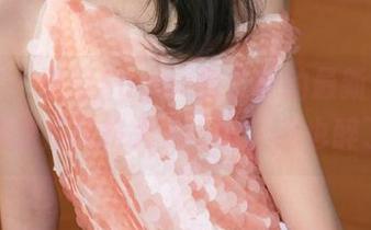 青豆客 – 梁莹Sugar兔女郎的最新作品，更新之后风格大变，啊，我也醉了。