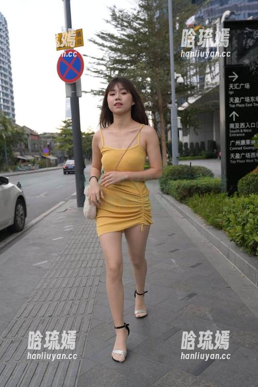 魔镜街拍：高跟与牛仔热裤的完美结合，想不想来组套图？